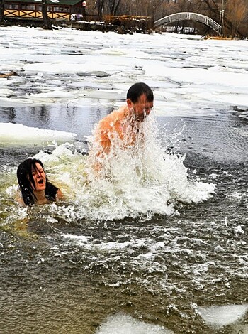 Horny Students Group Makes Hot Pictures In Winter - Photo 2