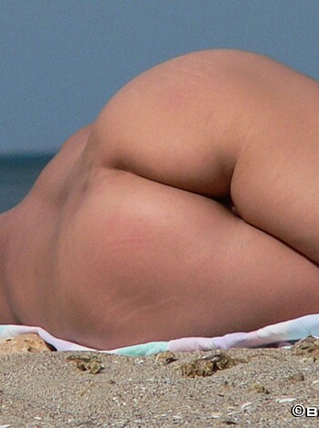 Nude Girls on the Beach - 218 - Photo 16