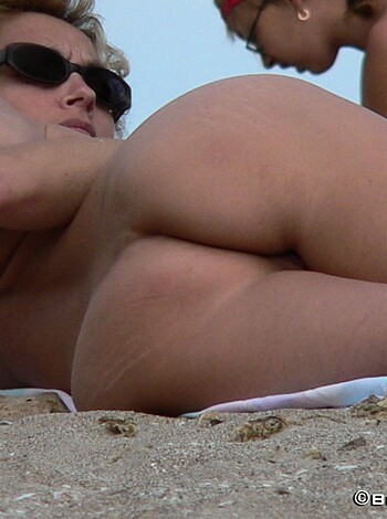 Nude Girls on the Beach - 218 - Photo 19