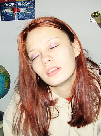 Super Cute Babe Shows Her Personal Picture Collection - Photo 18