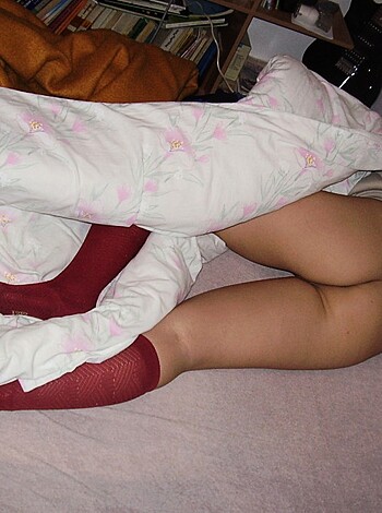 Super Cute Babe Shows Her Personal Picture Collection - Photo 26