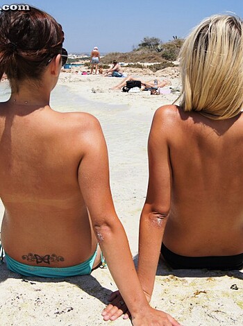 Beach - Christiane and charlotte - Photo 10