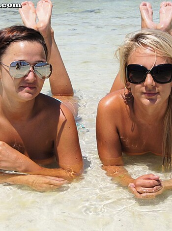 Beach - Christiane and charlotte - Photo 18