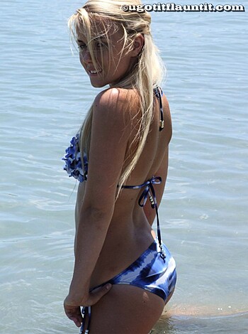 Beach - Yasmin and friends - Photo 2