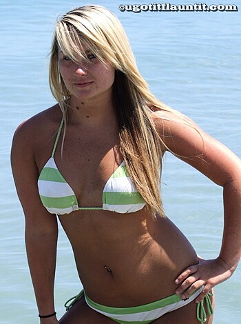 Beach - Yasmin and friends - Photo 60