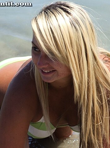 Beach - Yasmin and friends - Photo 69