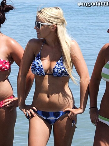 Beach - Yasmin and friends - Photo 79