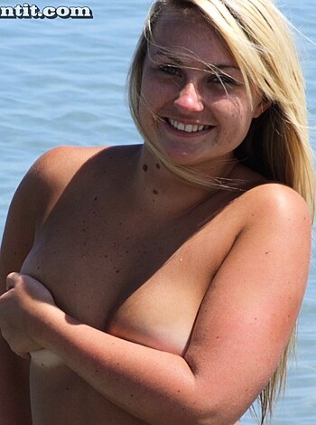 Beach - Yasmin and friends - Photo 76