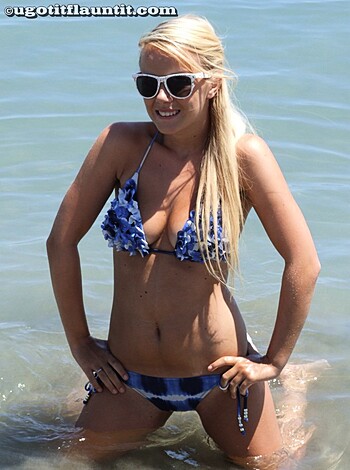 Beach - Yasmin and friends - Photo 87