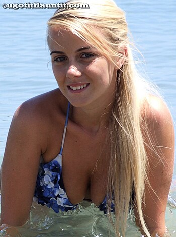 Beach - Yasmin and friends - Photo 92