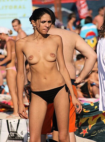 Topless Girls on the Beach - 272 - Photo 18