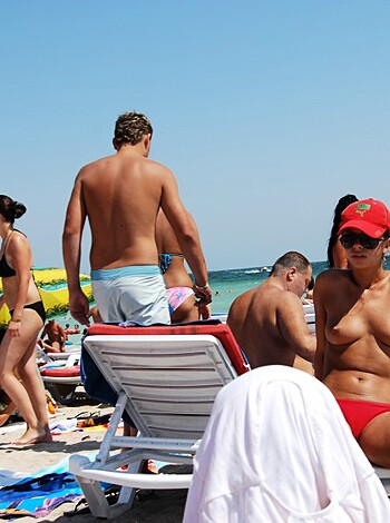 Topless Girls on the Beach - 272 - Photo 28
