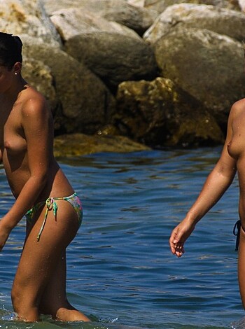 Topless Girls on the Beach - 272 - Photo 48