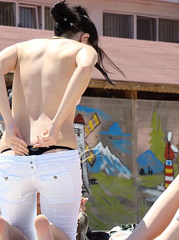  Topless Girls on the Beach - 120 - Photo 56