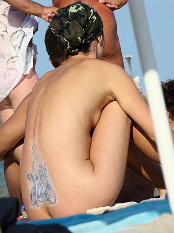  Nude Girls on the Beach - 229 - Photo 32