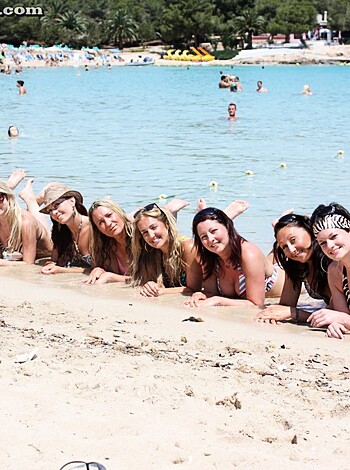 Beach - Blackpool Girls - Photo 57