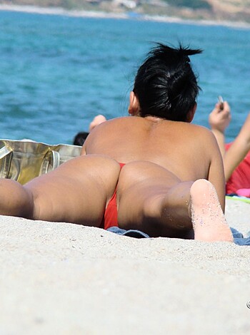 Topless Girls on the Beach - 193 - Photo 41