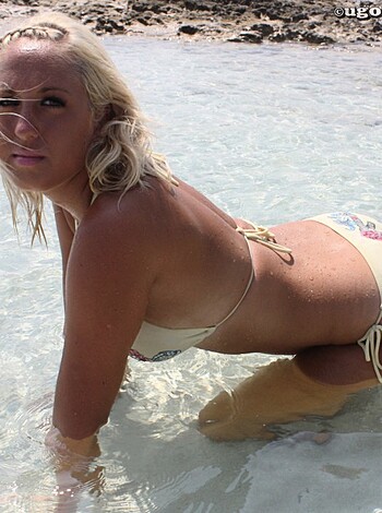 Beach - Maidstone Girls 2 - Photo 16
