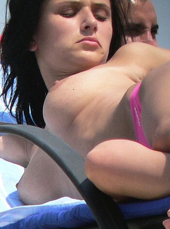 Topless Girls on the Beach - 218 - Photo 34