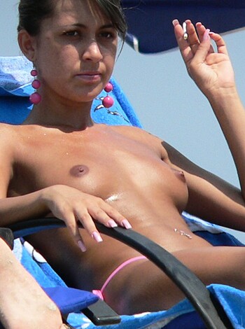 Topless Girls on the Beach - 218 - Photo 37