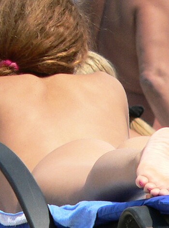 Topless Girls on the Beach - 218 - Photo 40