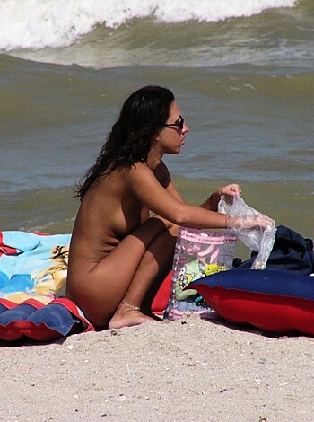 Nude Girls on the Beach - 192 - Photo 6