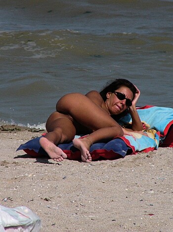 Nude Girls on the Beach - 192 - Photo 9