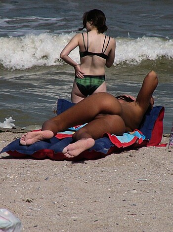 Nude Girls on the Beach - 192 - Photo 13