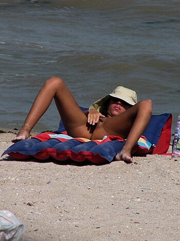 Nude Girls on the Beach - 192 - Photo 25