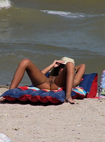 Nude Girls on the Beach - 192 - Photo 27