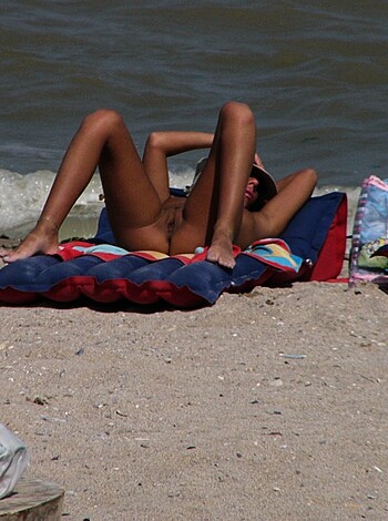 Nude Girls on the Beach - 192 - Photo 31