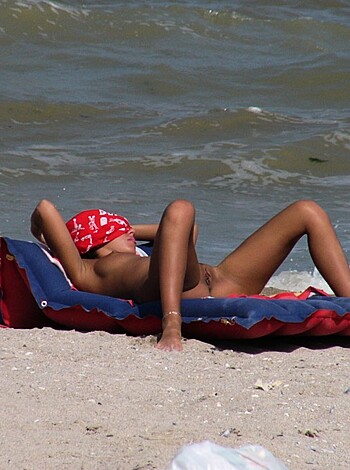 Nude Girls on the Beach - 192 - Photo 68