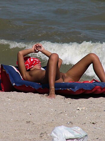 Nude Girls on the Beach - 192 - Photo 69
