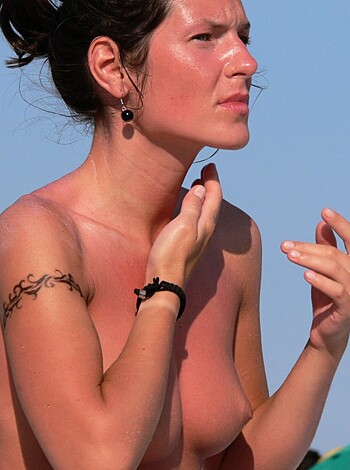 Topless Girls on the Beach - 173 - Photo 34