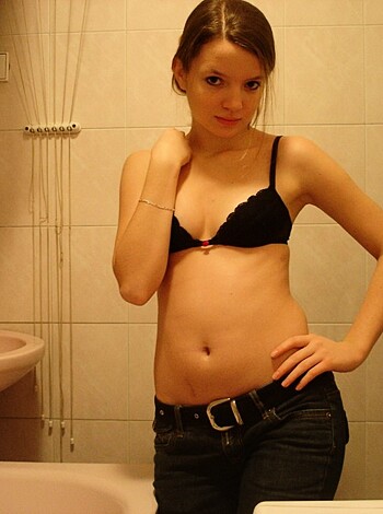Nude Picture Collection Of A Sweet Teen On Holidays - Photo 11