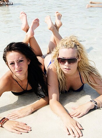 Beach - Chantelle and Sahara - Photo 62