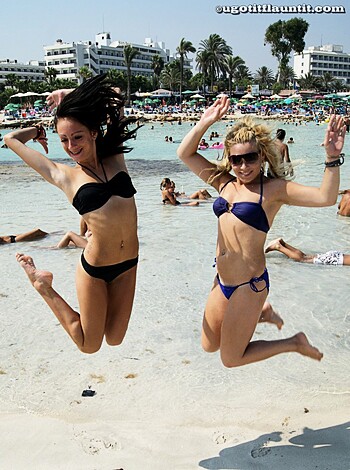Beach - Chantelle and Sahara - Photo 66