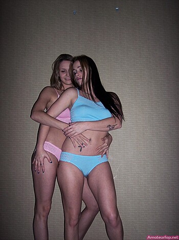 Hot Lesbian Teens  Pics Set - Photo 17