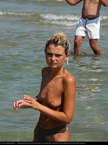 "Look at this f*cking hot piece of ass! It's a chick in a freaking black thong, but no goddamn top."