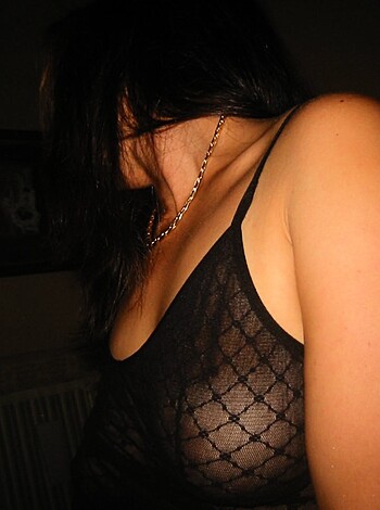 Shorthaired Brunette Amateur Mature Wife posing Sexy and giving Blowjob - Photo 44