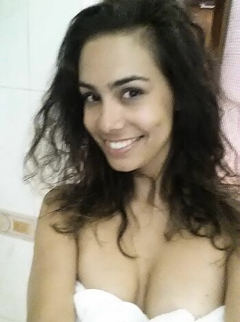 "Hey, check out this naked bitch grinning like an asshole!"