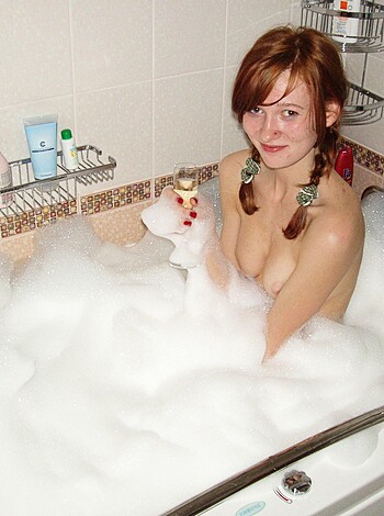 "Fucking check out this hot nude chick taking a fucking ass-soaking bubble bath! Blow me down, what a filthy sight!"