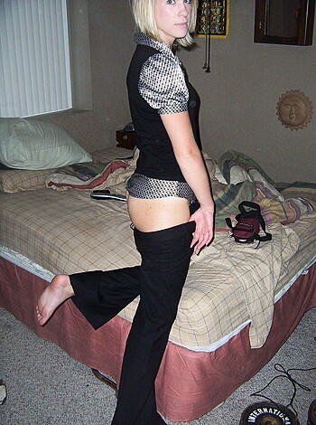 Here's a fucking hot bitch with a fine ass, slamming that cock like a pro, on some goddamn mattress with no goddamn panties on.