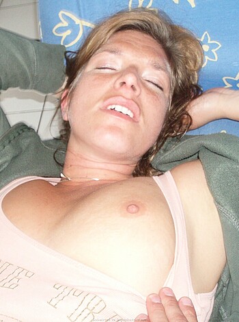A nude woman with her tits and pussy on full display.