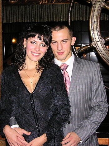 Here's a fuckin' pic of some fuckin' love birds grinnin' and gropin'.