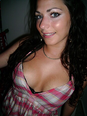 Cute Amateur Brunette - Photo 39