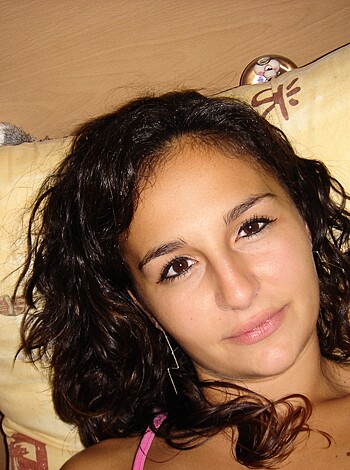 "Take a gander at this chick sprawled out on some fuckin' pillows with her skull buryin' into 'em like a goddamn snail."