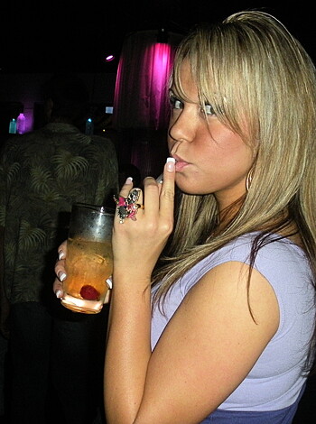 Curvy Amateur Blonde - Photo 20