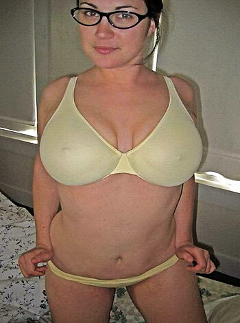 """
Here's a hot chick wearin' some sexy-ass panties, y'all! Yellow ones, even. Fuck yeah. 
"""