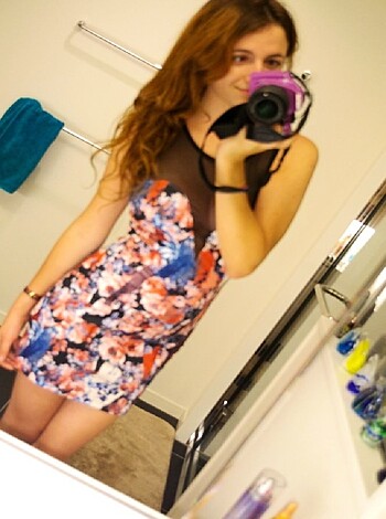 Amateur Babe takes Selfpics - Photo 20